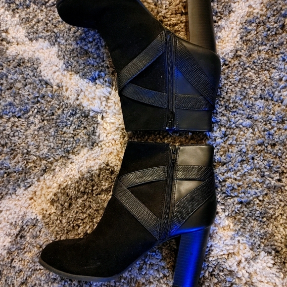 Christian Siriano Ankle Boots - Picture 3 of 10